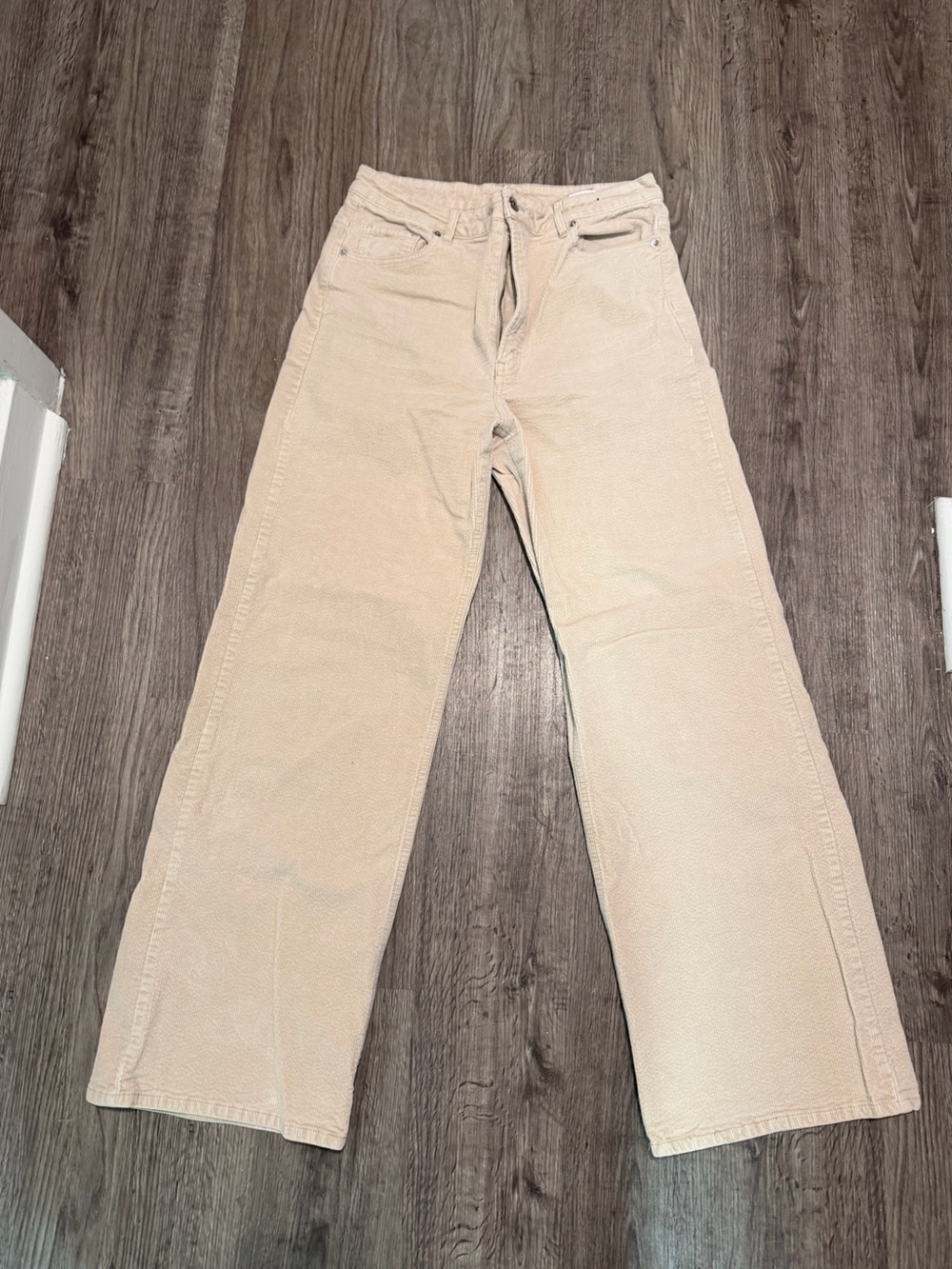 Divided Women's Light Beige Straight-Leg Jeans